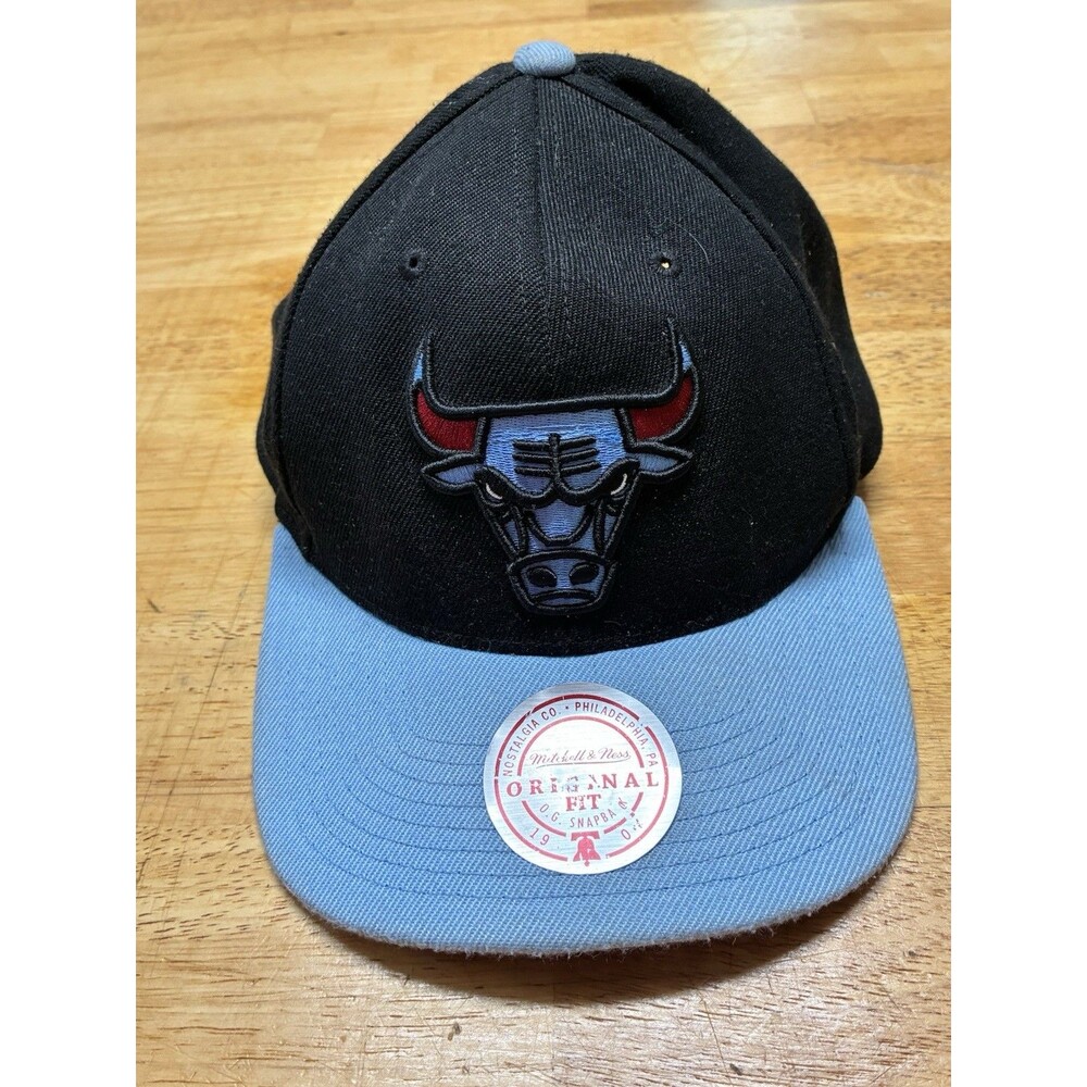 Mitchell &Ness Mens Hat BlackSize OS One Size Chicago Bulls Logo Snapback NBA
